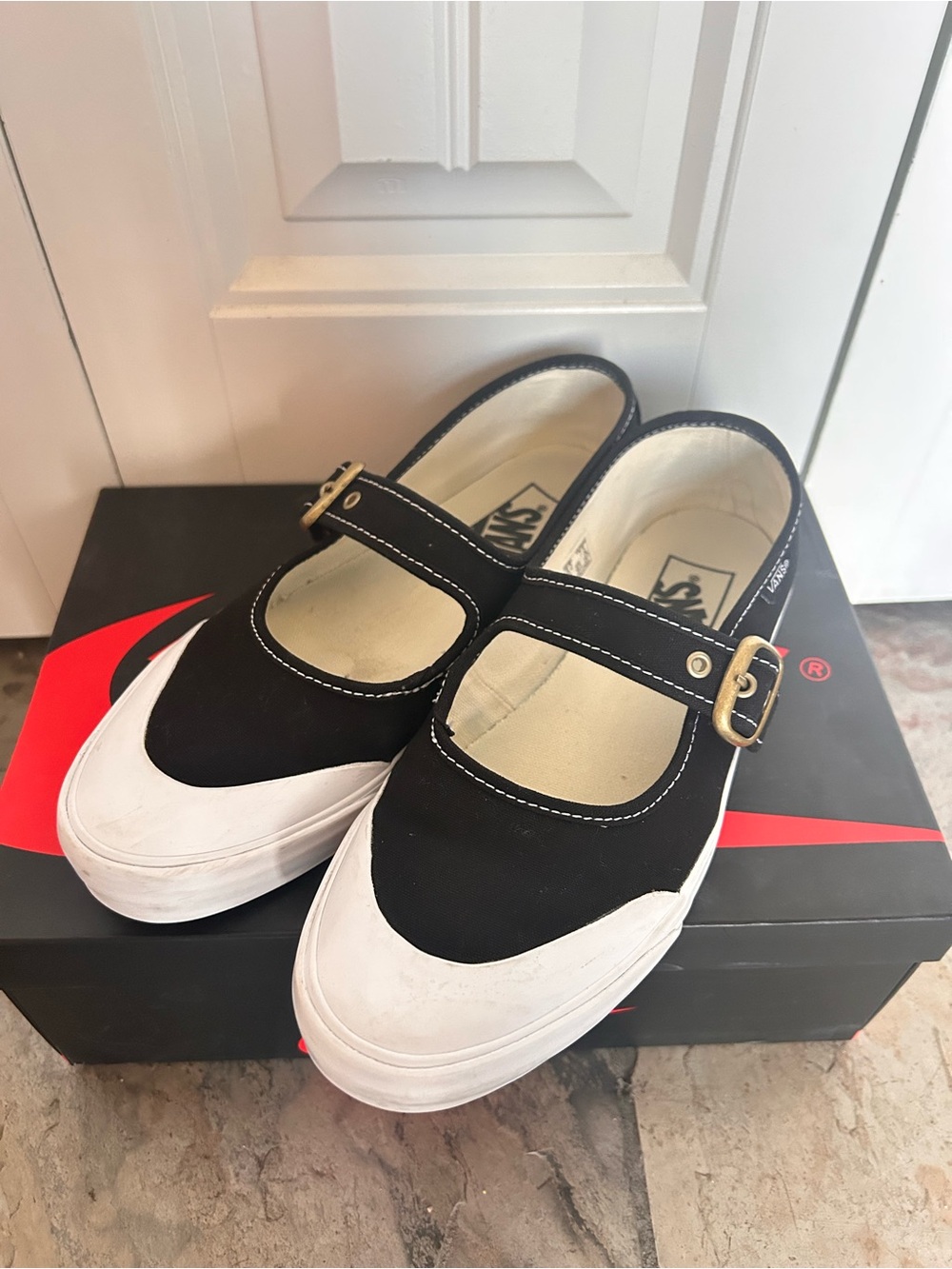 Vans Mary Jane Black White